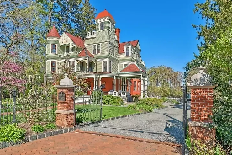 The Bennet-Deyrup House for sale!