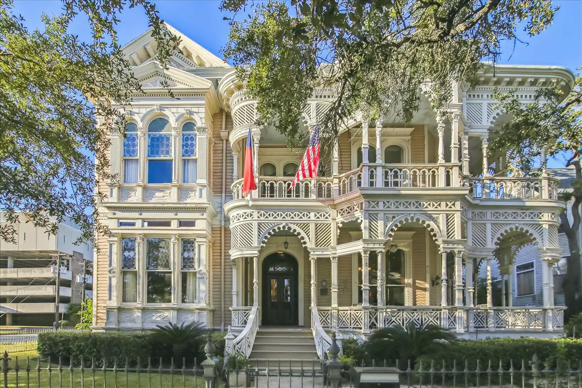 1886 Sonnentheil House in Galveston, Texas For $1.4 Million!