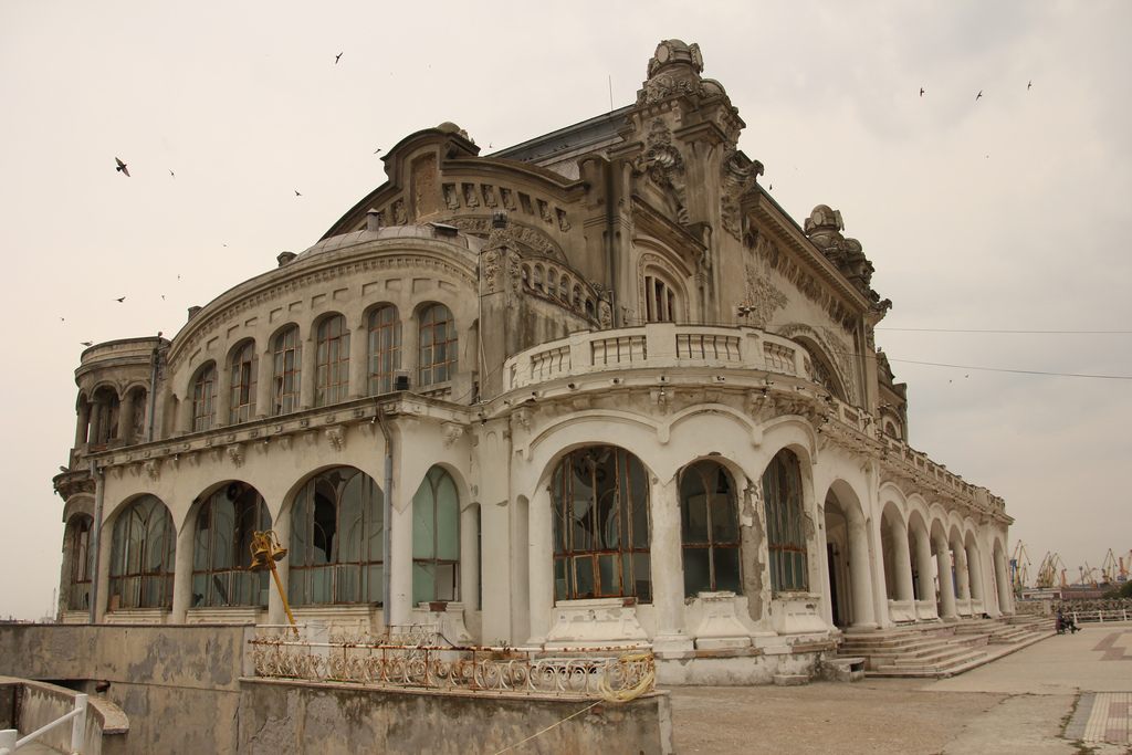 The Abandoned Constanta Castle in Romania!