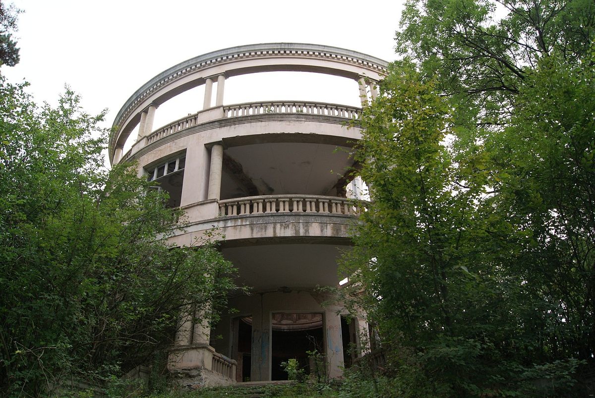 The abandoned circular mansion, the Khanjian Villa