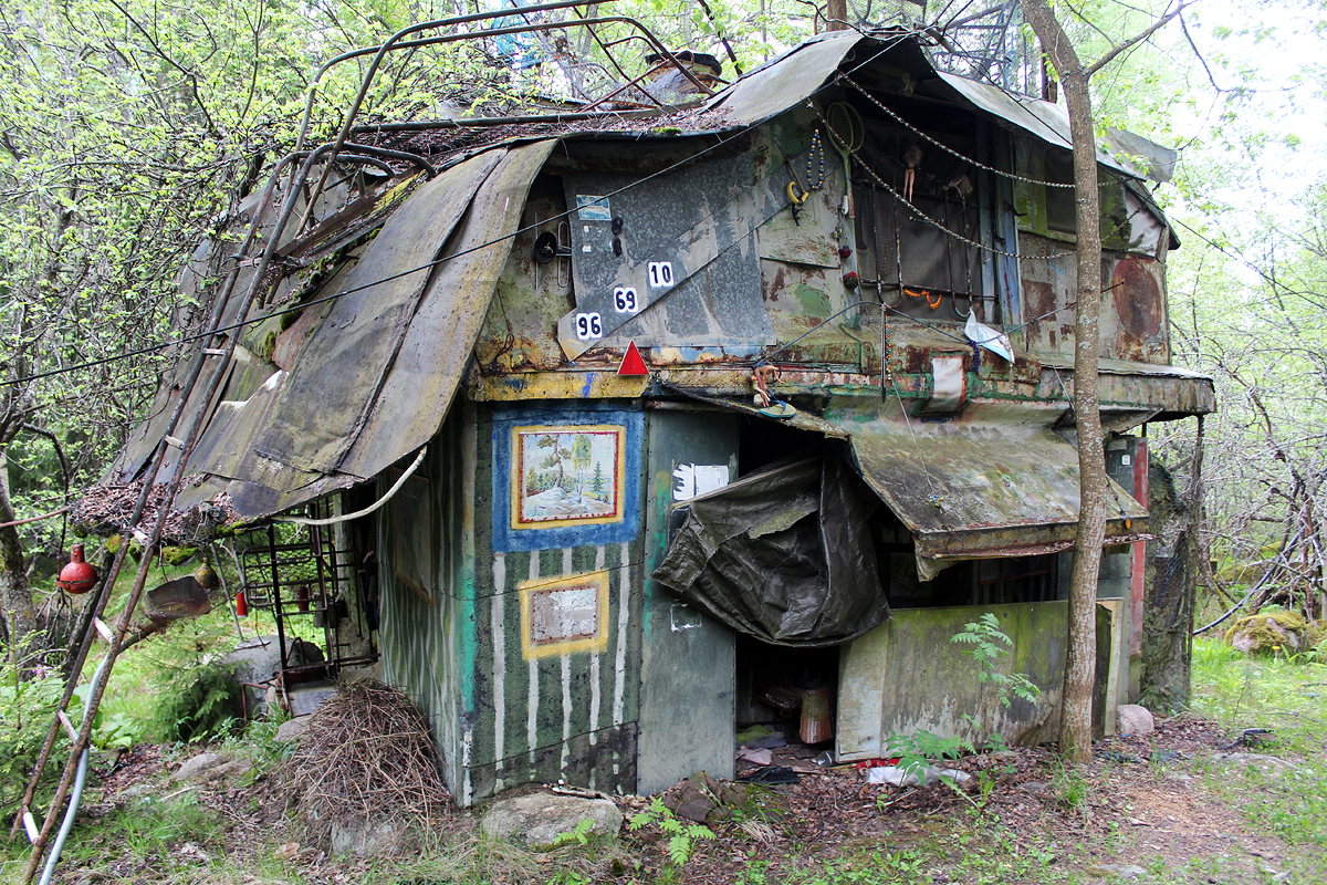 The abandoned villa mehu of deceased finnish artist!